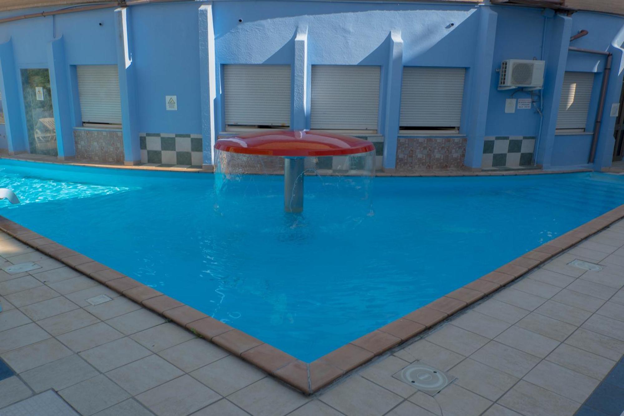 Hotel Albatros Roseto Degli Abruzzi Exterior foto